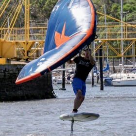 Wingfoil en el Club Náutico Mar del Plata